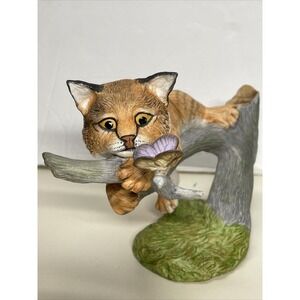 CAPTIVATED 1985 Franklin Mint Fine Porcelain Bobcat W/Butterfly Figurine Vintage